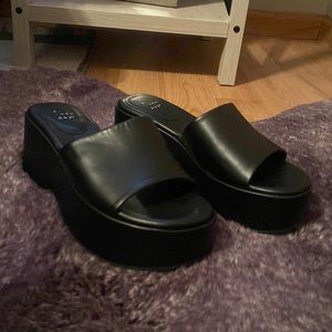 Platform sandals